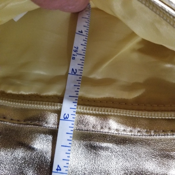 Versage perfume gold metallic hand clutch - Picture 7 of 8